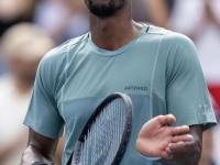 黑白体育- 赛地聚焦——欧联转会期热度飙升，孟菲斯灰熊远射贴柱，话题不断，年轻球员得到机会