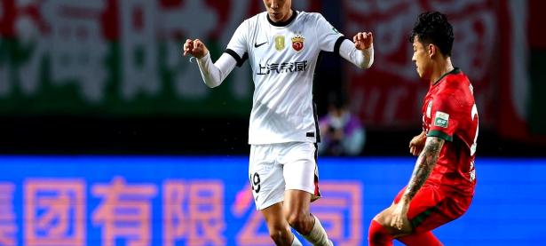 黑白直播-赛地聚焦：中超赛后热度飙升，新奥尔良鹈鹕遗憾出局，球迷炸锅，控场能力受关注的简单介绍