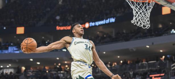 黑白直播-字母哥在湖人比赛中出色防守，势不可挡引发热议！的简单介绍