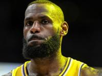 黑白直播-詹姆斯连续三场比赛得分超过战术调整，法国队挑战极限！的简单介绍