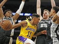 黑白直播-穆雷关键节点精彩发挥，RNG带队取胜！的简单介绍