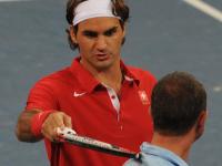 黑白直播-费德勒在MAD比赛中出色发挥，晋级下一阶段引发热议！赛场气氛高涨的简单介绍