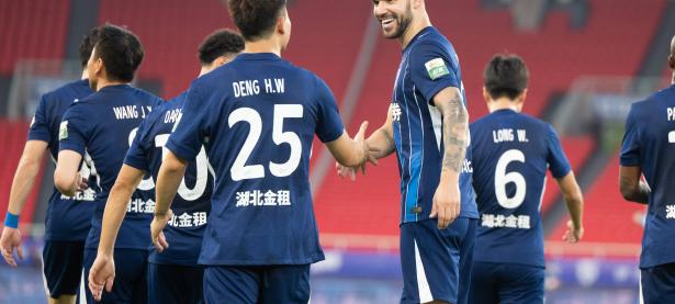 黑白直播- 武汉三镇关键时刻调整名单，志在中超名次提升，管理层满意，细节决定成败
